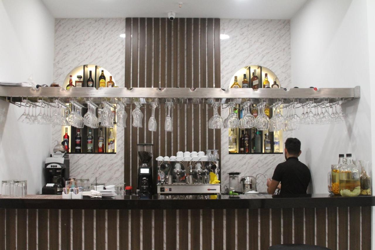 Sm Hotel Plus Lima Luaran gambar
