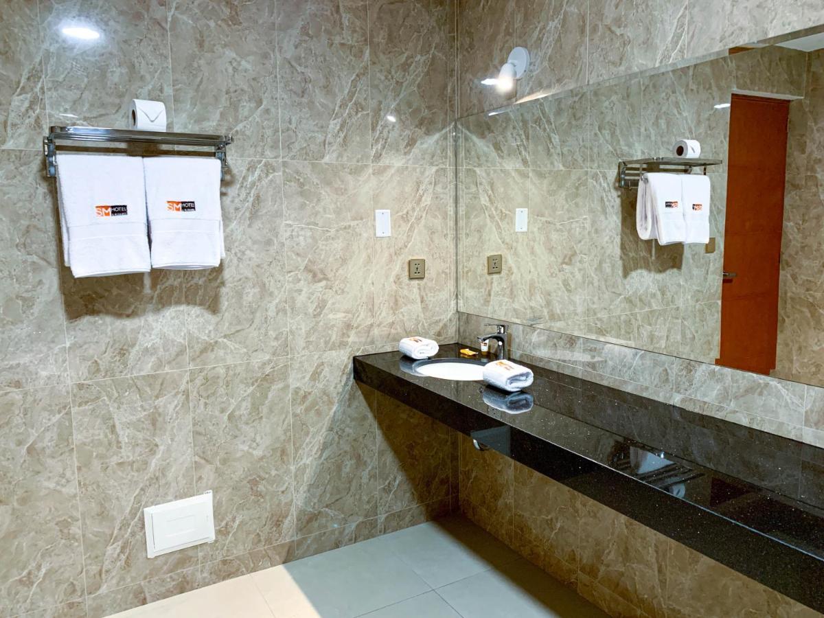 Sm Hotel Plus Lima Luaran gambar