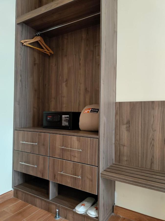 Sm Hotel Plus Lima Luaran gambar