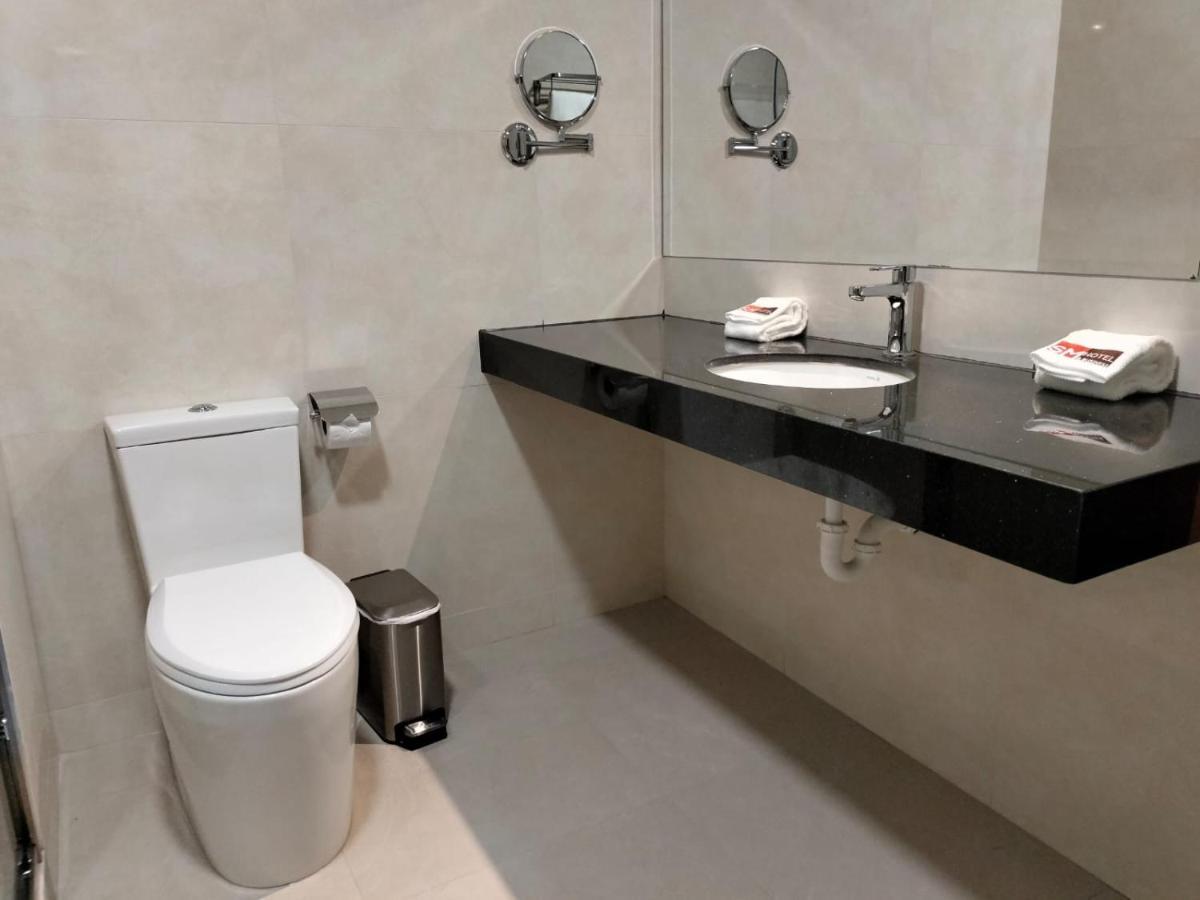 Sm Hotel Plus Lima Luaran gambar