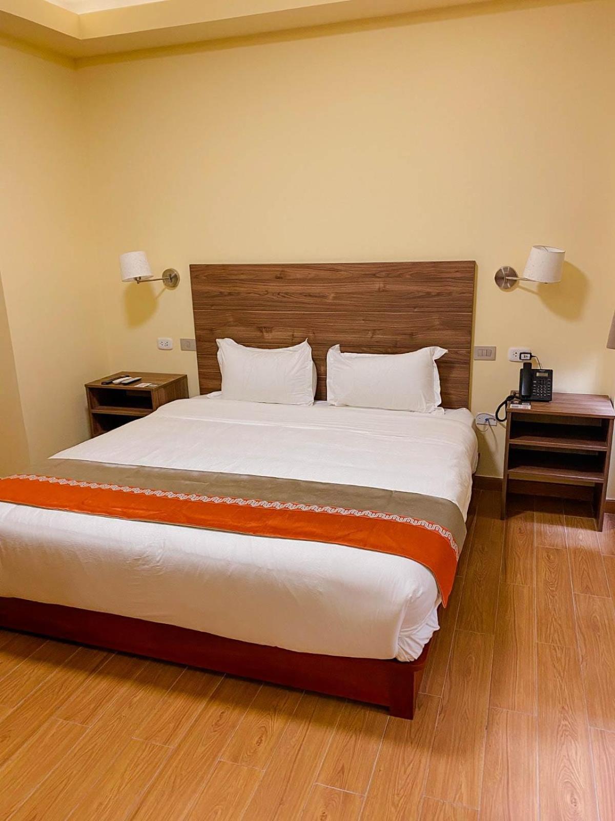 Sm Hotel Plus Lima Luaran gambar