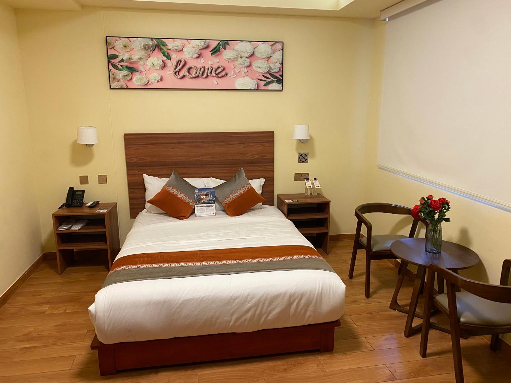 Sm Hotel Plus Lima Luaran gambar