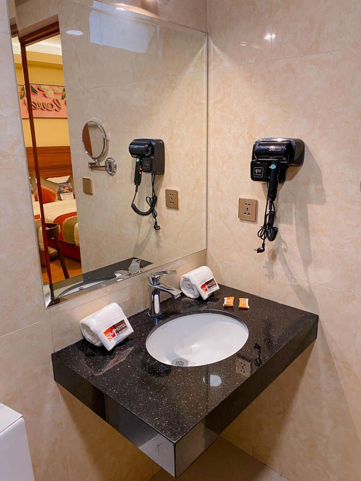 Sm Hotel Plus Lima Luaran gambar