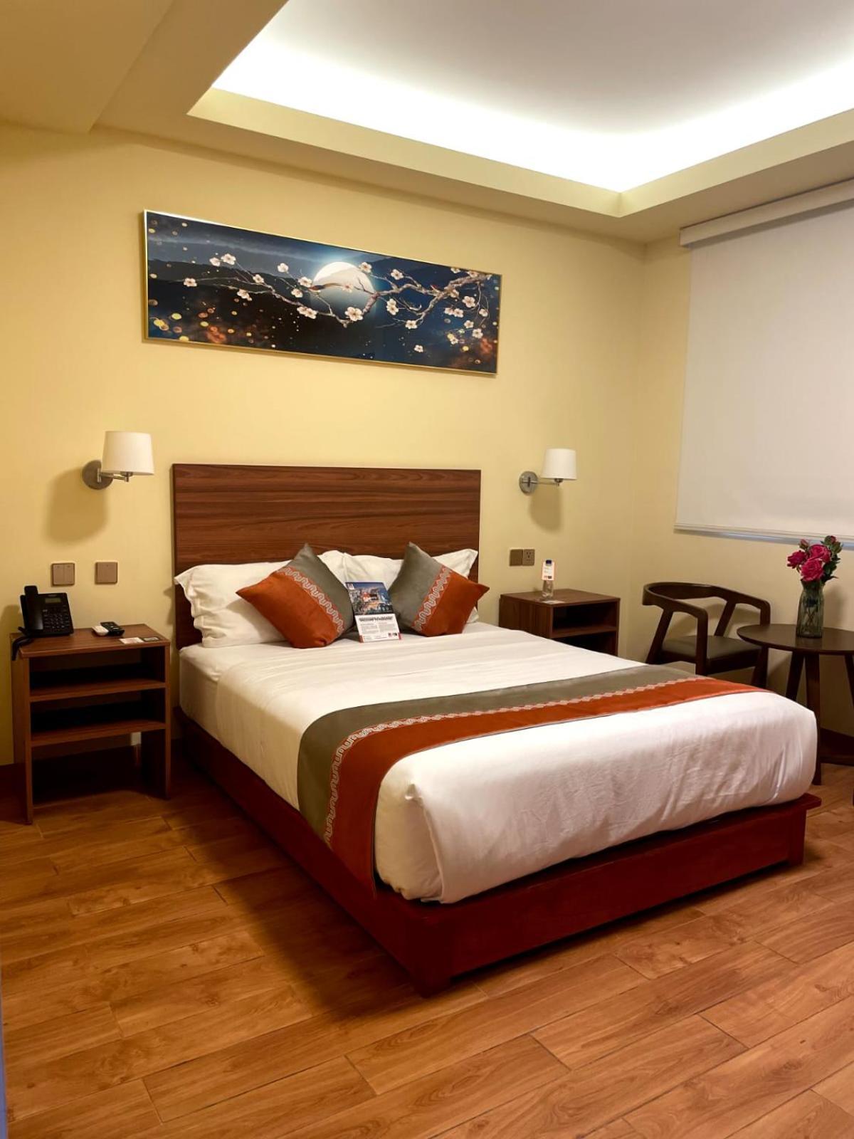Sm Hotel Plus Lima Luaran gambar