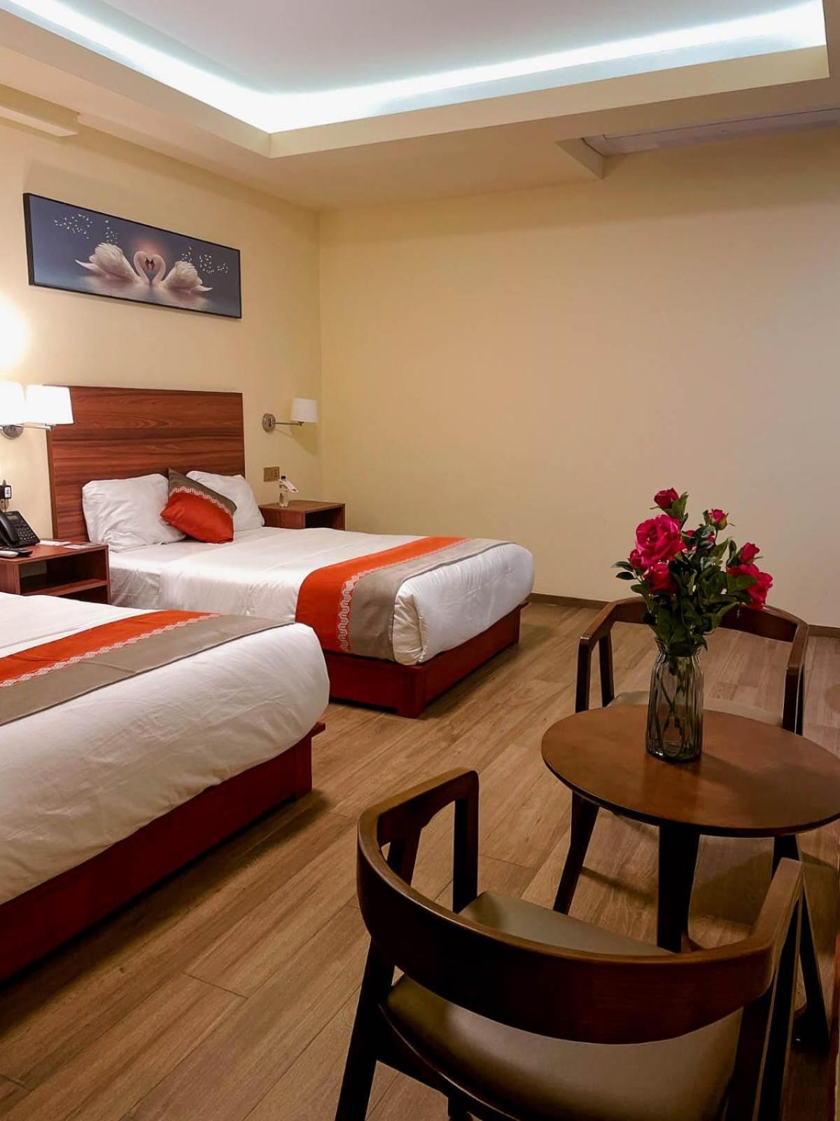 Sm Hotel Plus Lima Luaran gambar
