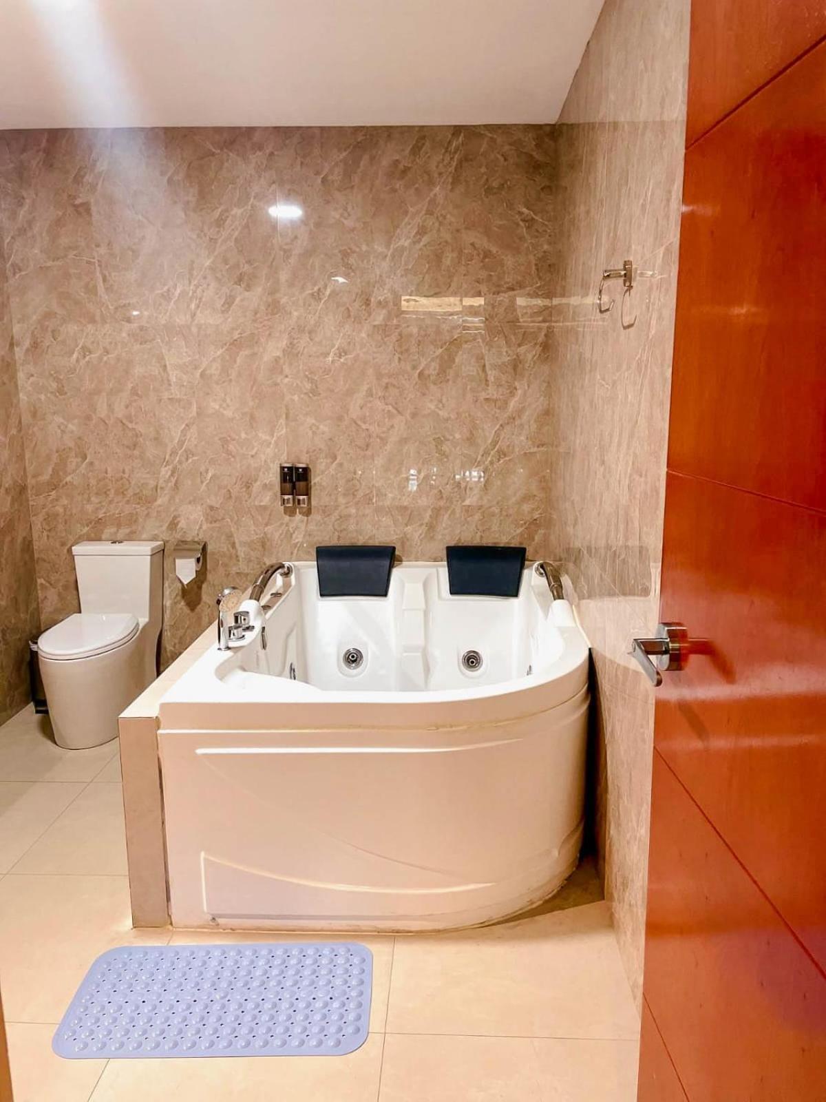 Sm Hotel Plus Lima Luaran gambar