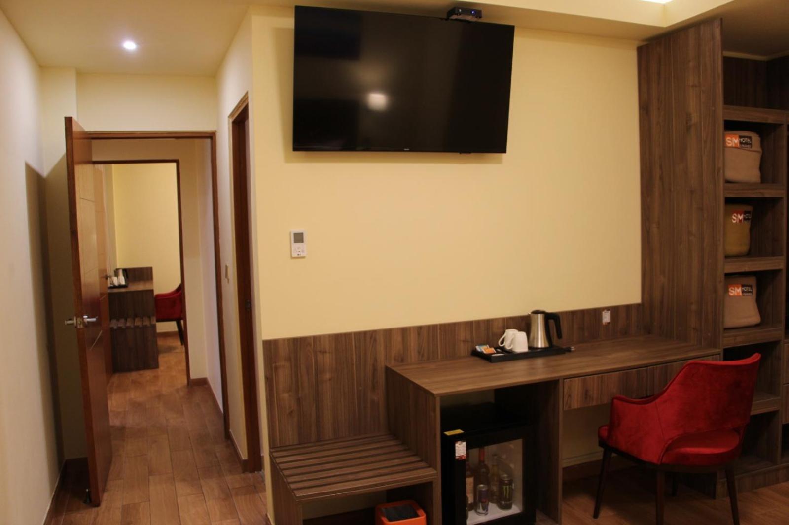 Sm Hotel Plus Lima Luaran gambar