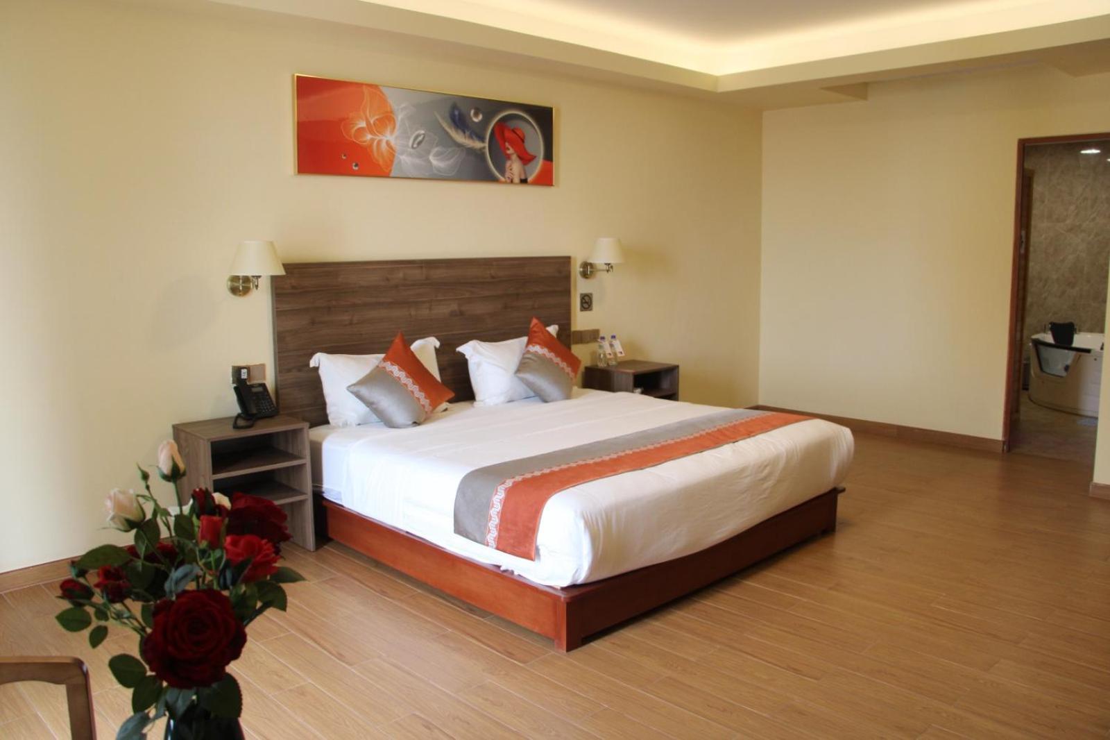 Sm Hotel Plus Lima Luaran gambar